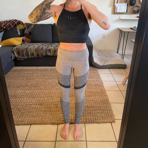 Alo leggings - Picture 1 of 4